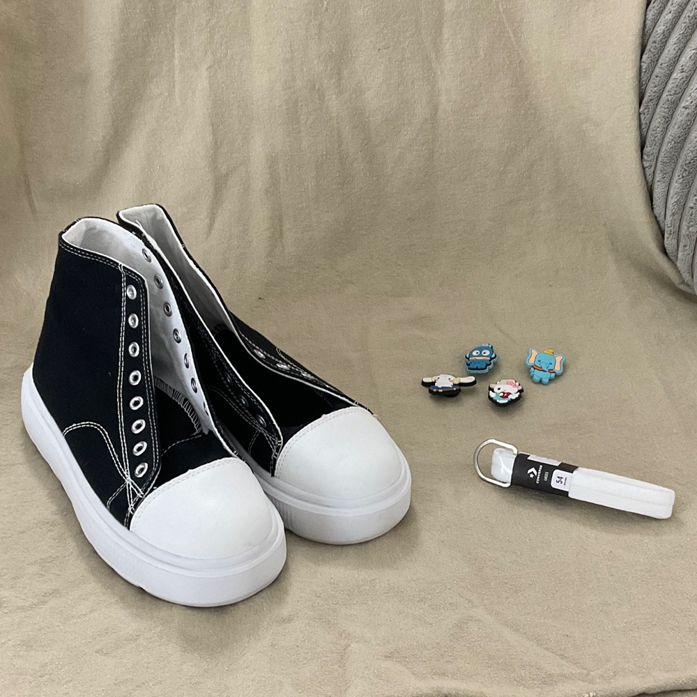 👟 Black Canvas Platform Sneakers Bundle (Sz 38) + White Laces + Cute Charms